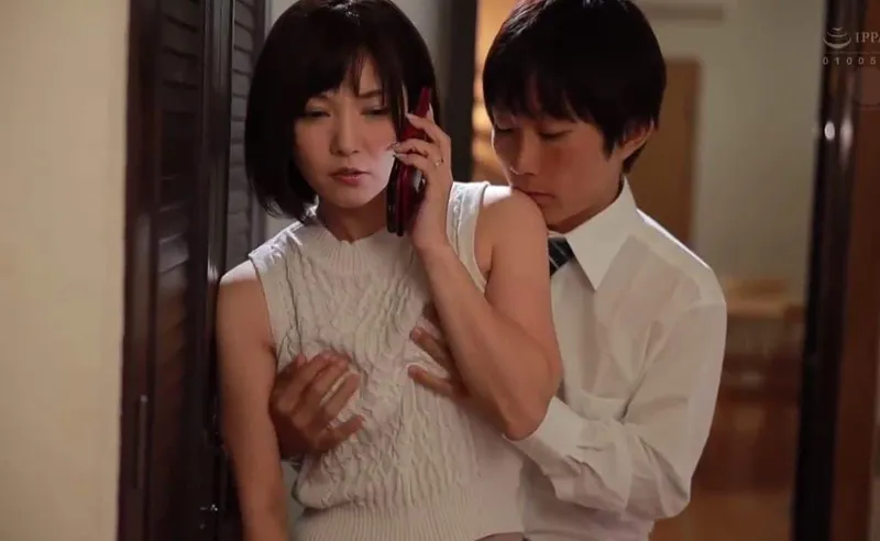 Chồng yêu đi đánh golf, vợ ở nhà dẫn trai trẻ về địt cho sướng