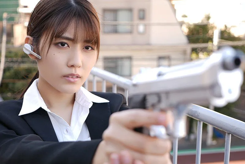 Nữ điều tra viên nhóm tội phạm thuốc kích dục bị nắc tả tơi